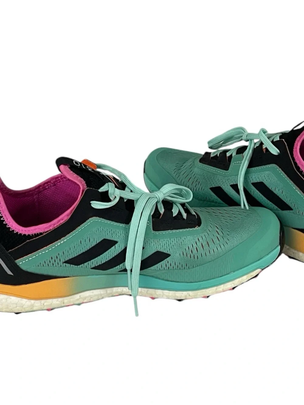 Adidas TERREX AGRAVIC FLOW Sneakers in Acid Mint/Core Black W/ Screaming Pink
